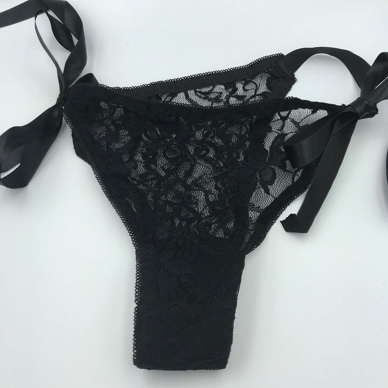 Detail van het verborgen vakje in slipje van De Paarse Keizerin, close-up van functionele opening