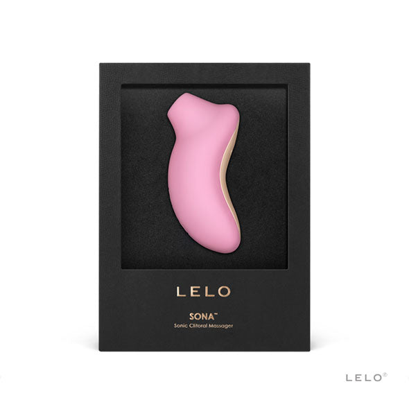 Lelo Sona lichtroze luchtdrukvibrator in zwarte geschenkdoos, vooraanzicht